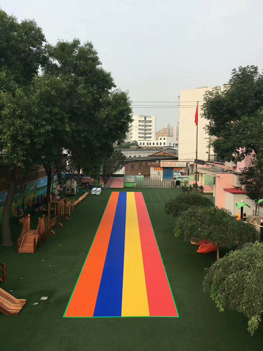 仲達地板【定】天津，與草坪合體？