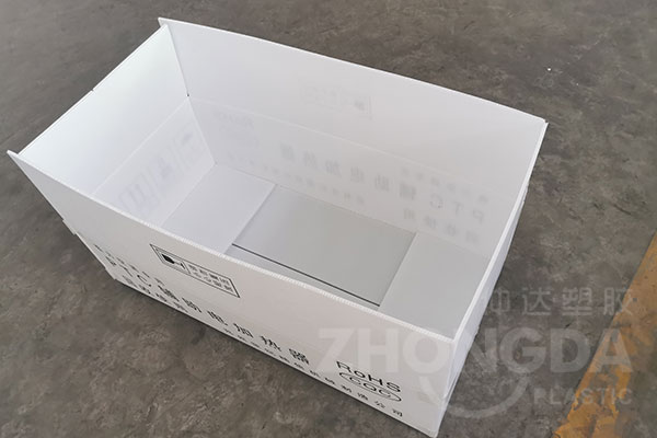 中空板箱價格與紙箱相比有優(yōu)勢嗎？